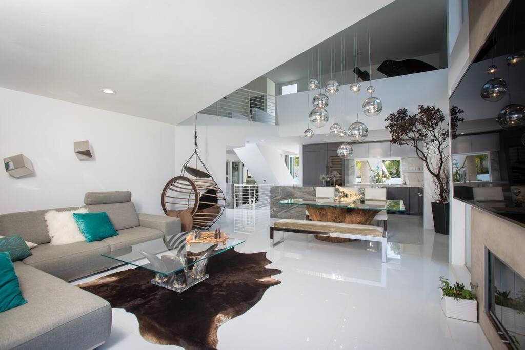 Amazing Views! Walk To The Beach! Pool And Spa! Villa *