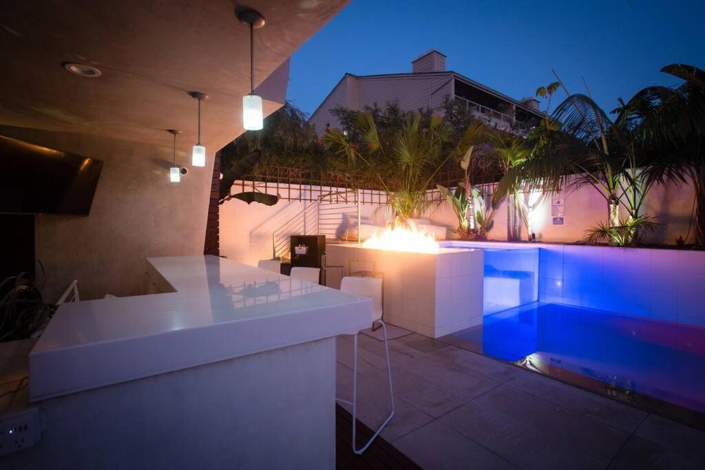 Villa Amazing Views! Walk To The Beach! Pool And Spa!