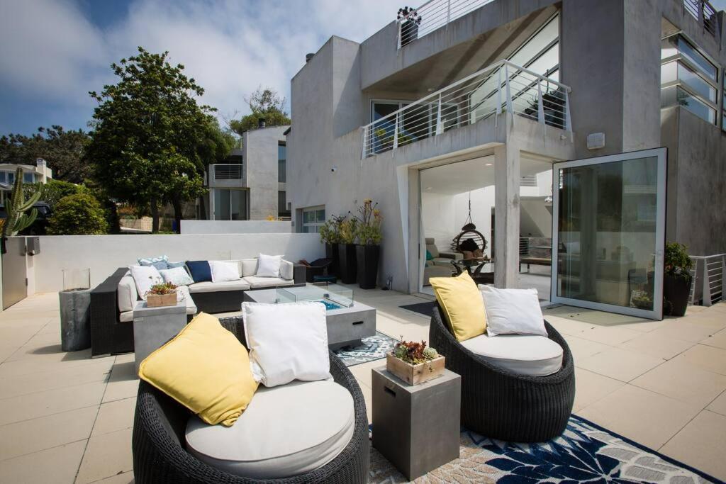 Villa Amazing Views! Walk To The Beach! Pool And Spa! San Diego