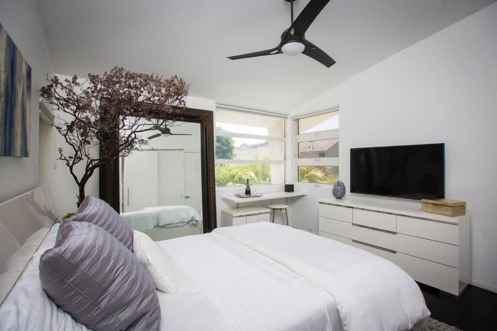 Villa Amazing Views! Walk To The Beach! Pool And Spa! *