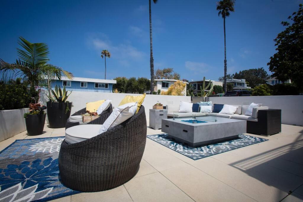 Amazing Views! Walk To The Beach! Pool And Spa! * San Diego