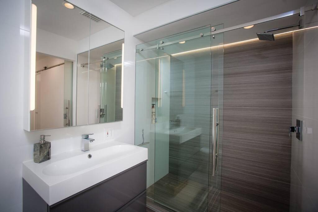 Villa Amazing Views! Walk To The Beach! Pool And Spa! San Diego